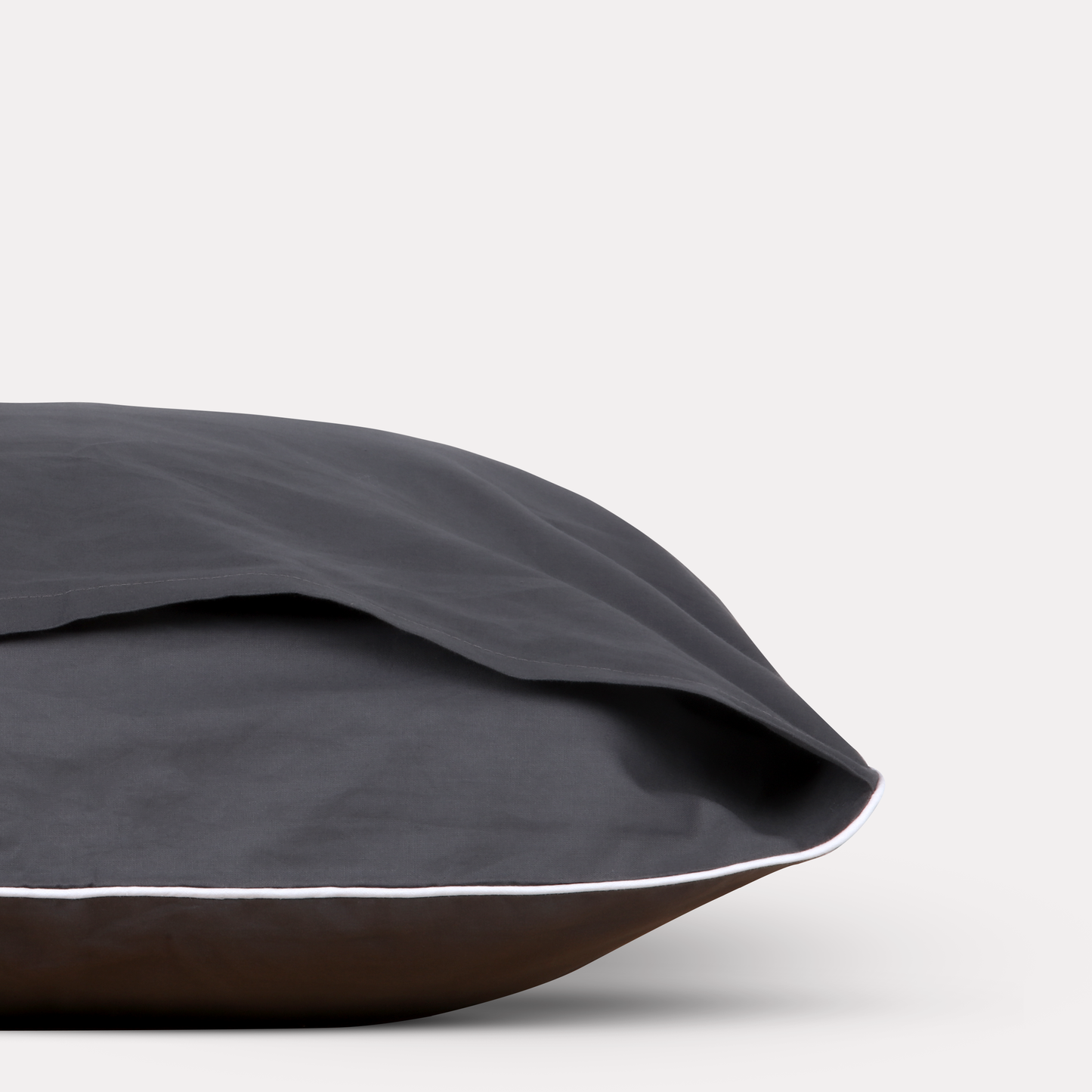 Classic Percale - Core Bedding Set - Anthracite with White Piped Edge